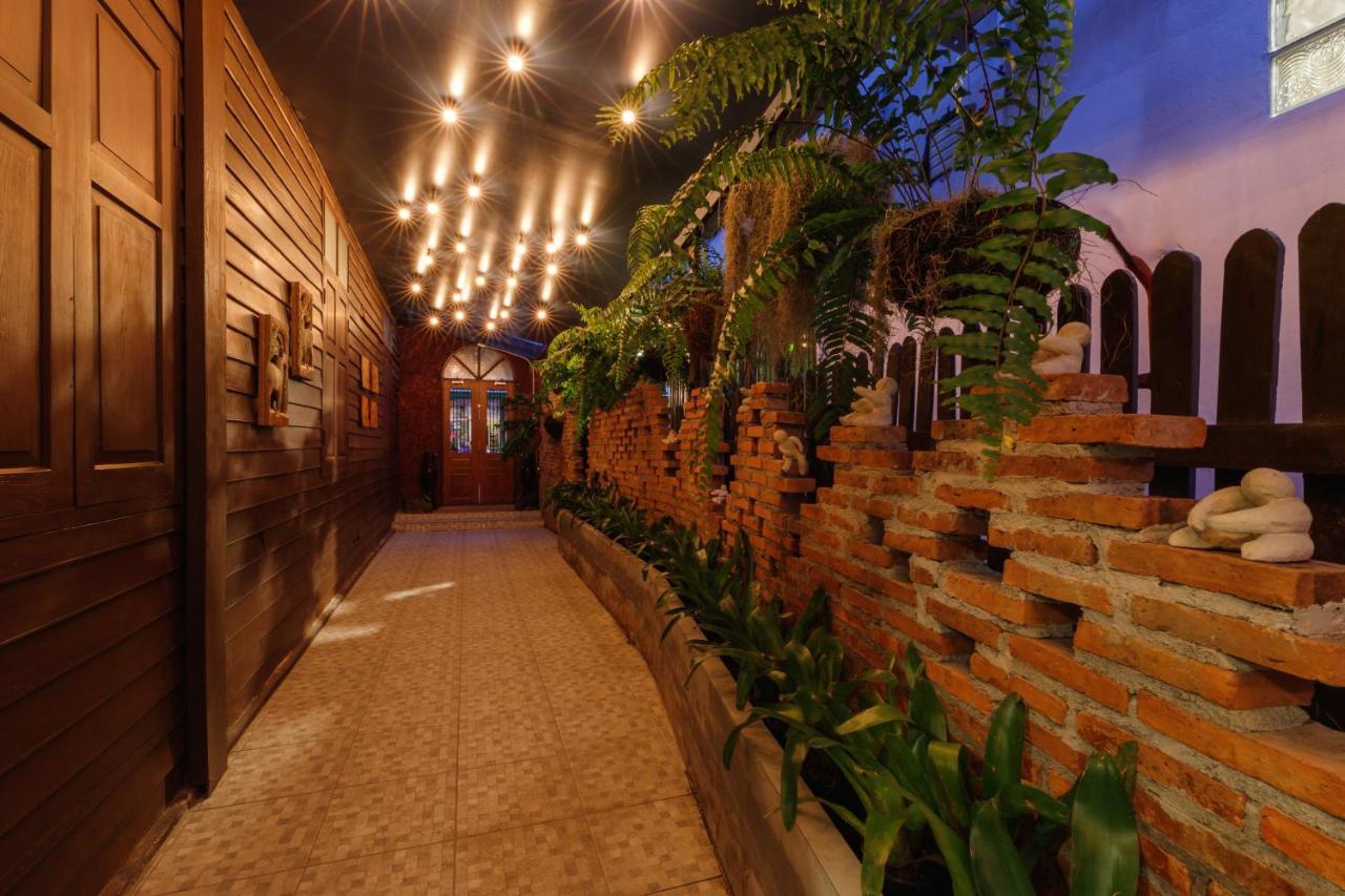 Ilili House Hostel Chiang Mai Exterior photo